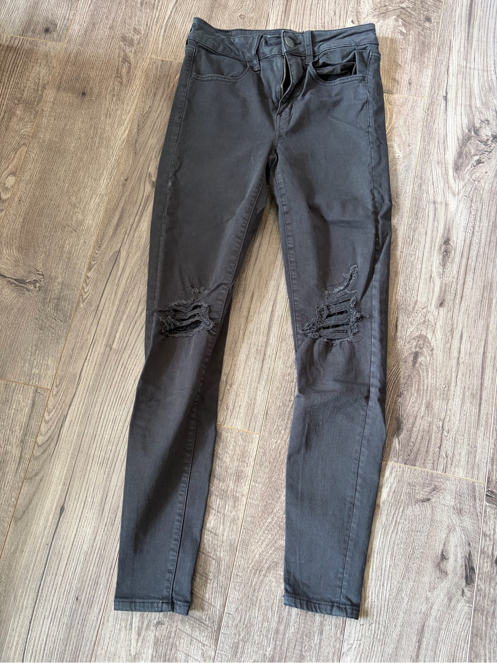 American Eagle Outfitters Faded Black Distressed Super Stretch Jeggings